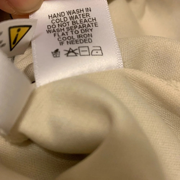 EMELIA Sleeveless‎ Layered Print Top - Picture 7 of 7